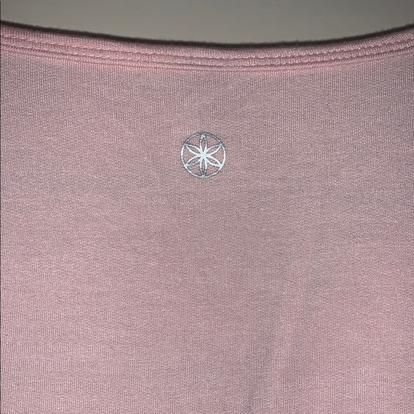 BNWT Pink Yoga Long Sleeve Top BY GAIAM - Picture 5 of 11
